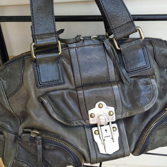 Chloe - Picture 4 of 8